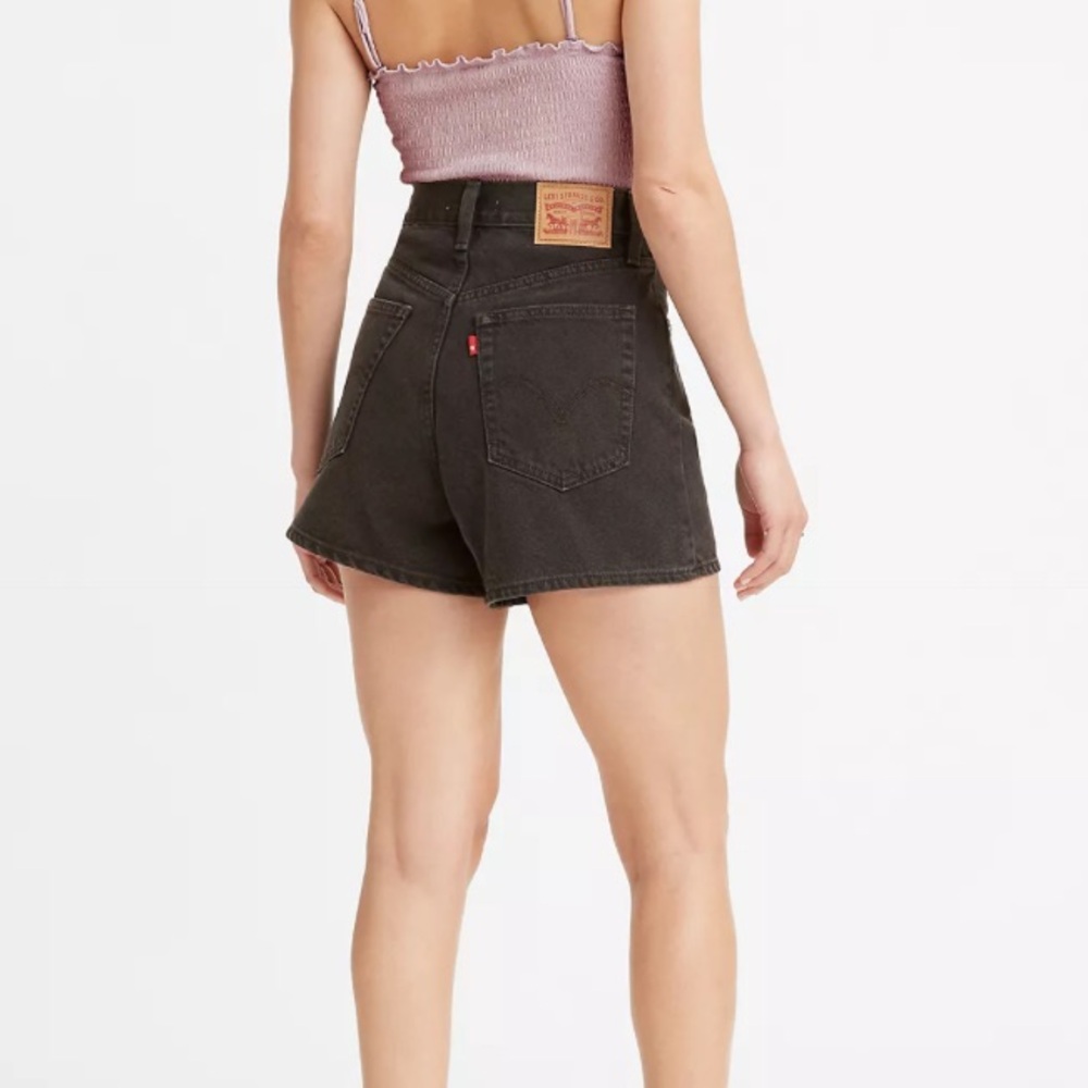 Black Levi’s shorts: High Waisted Mom Short